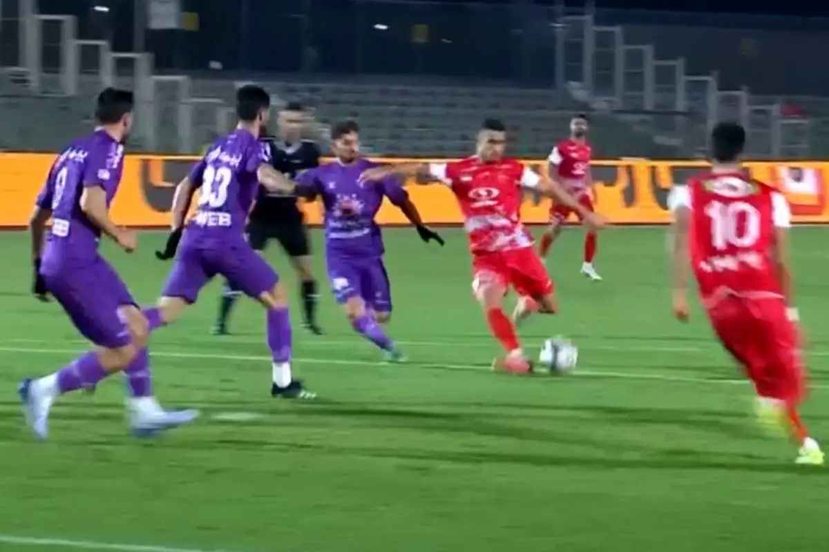 (ویدیو) سوپرگل علی علیپور در جدال پرسپولیس مقابل هوادار