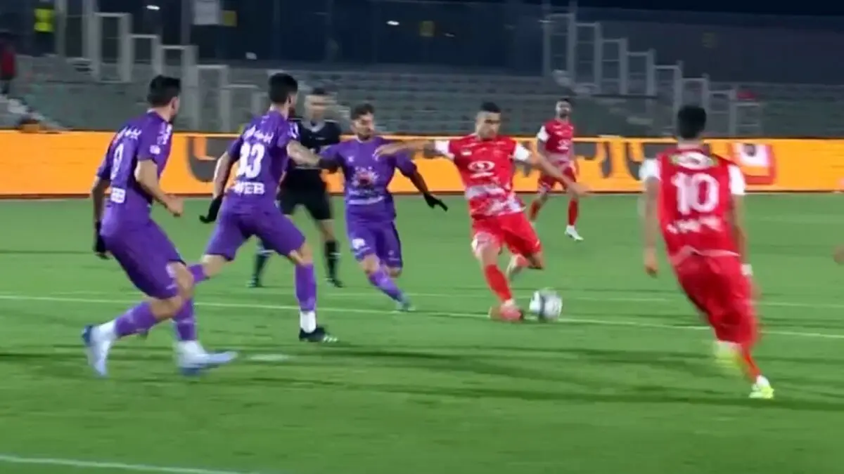 (ویدیو) سوپرگل علی علیپور در جدال پرسپولیس مقابل هوادار