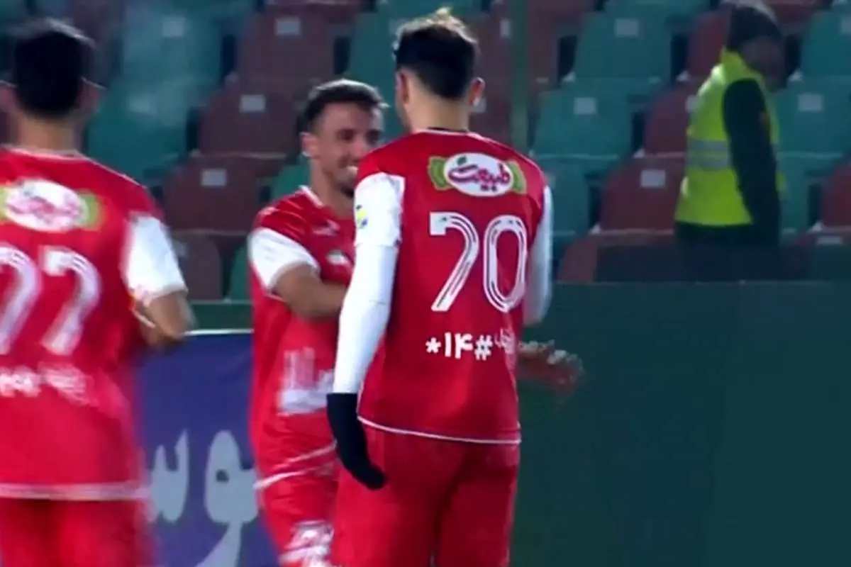 (ویدیو) گل پنجم پرسپولیس به هوادار توسط اورونوف در دقیقه ۸۵