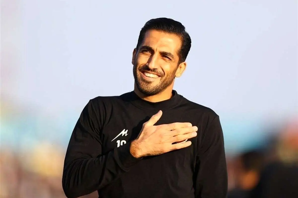 افشاگری وحید امیری از خواهش بازیکنان پرسپولیس برای ماندن کریم باقری!