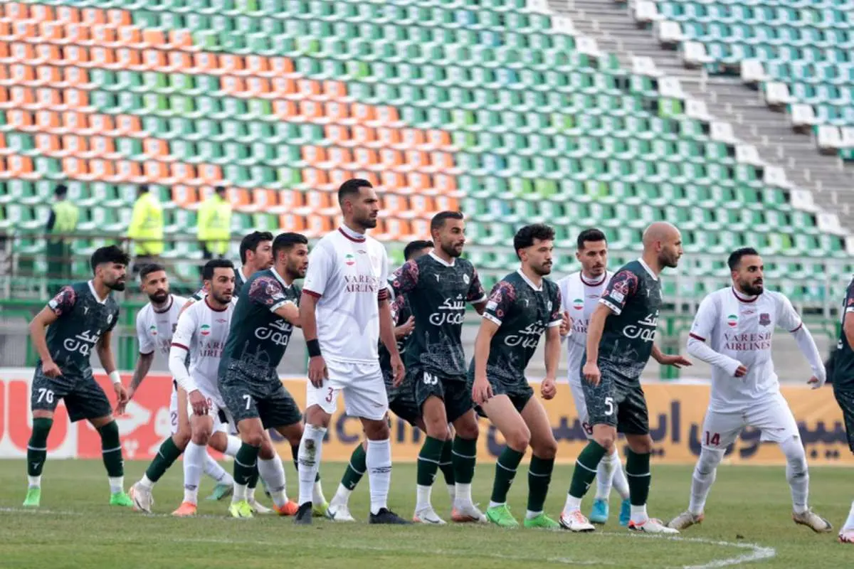 تساوی ذوبآهن مقابل نساجی مازندران؛ یک امتیاز از دل برف و بوران