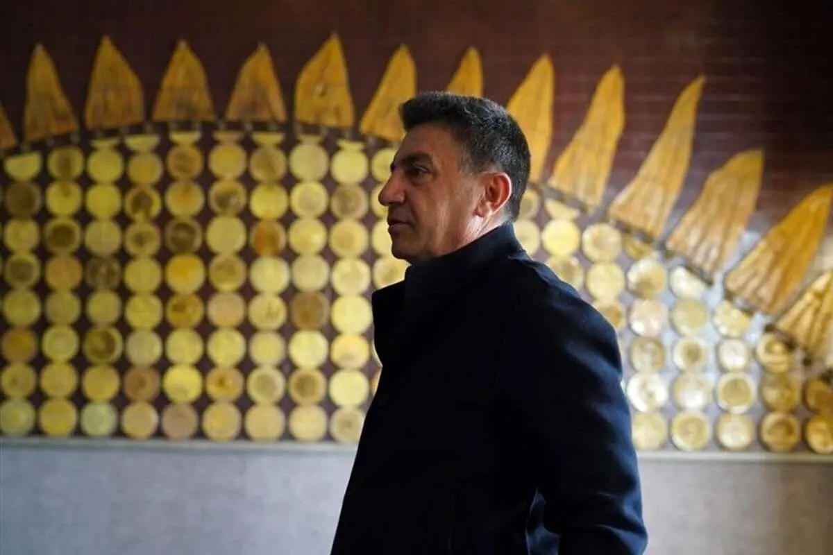 (عکس) تقدیر از امیر قلعه‌نویی با شماره ۸ استقلال