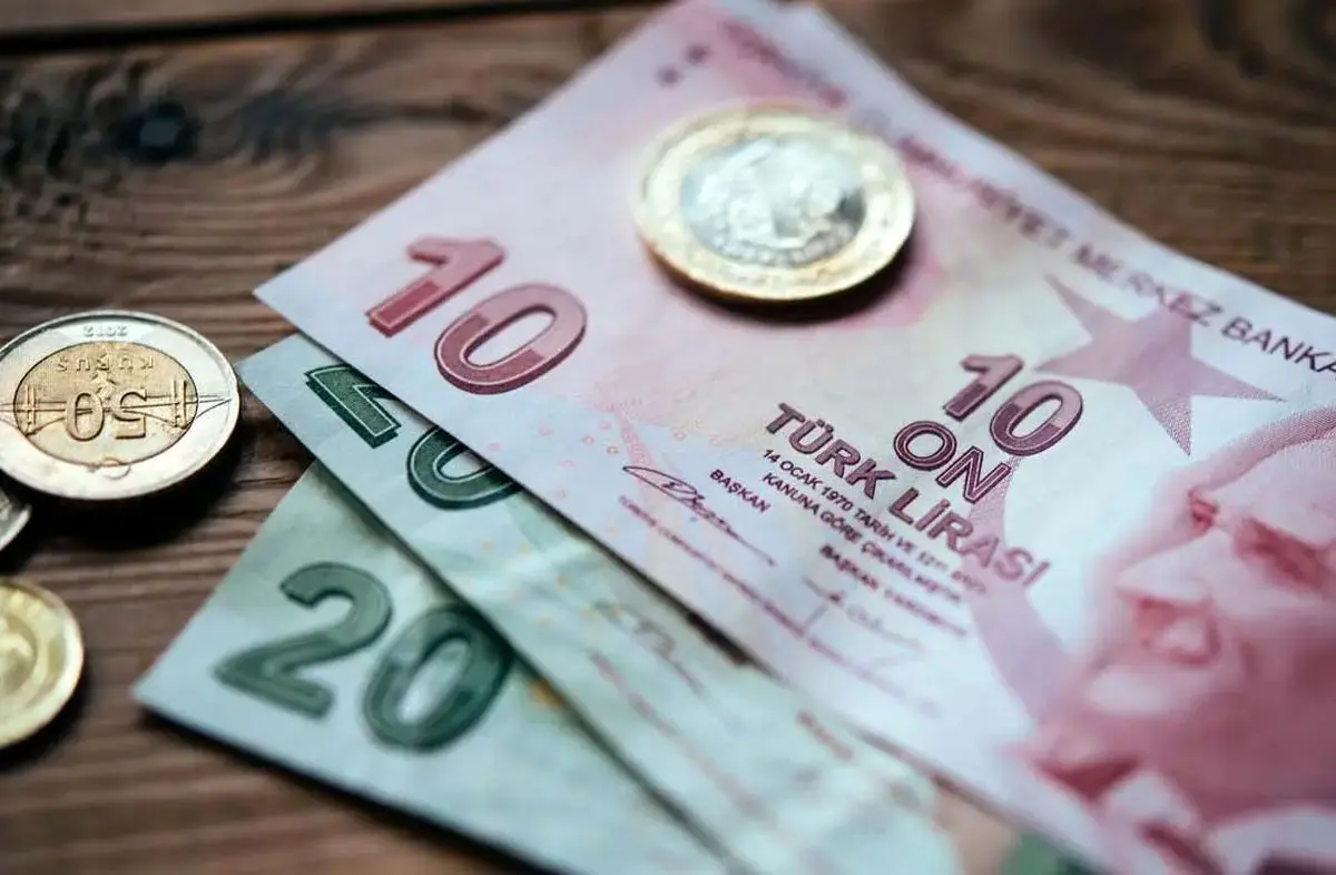 آخرین قیمت لیر ترکیه در بازار؛ لیر در یک ماه چقدر گران شد؟