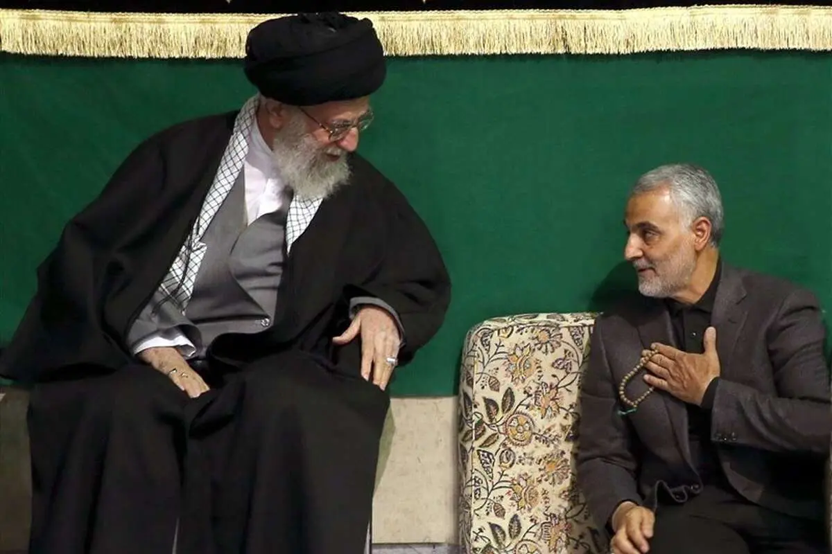 تصویر دیدهنشده از دیدار خانوادهٔ شهید سلیمانی با رهبر انقلاب
