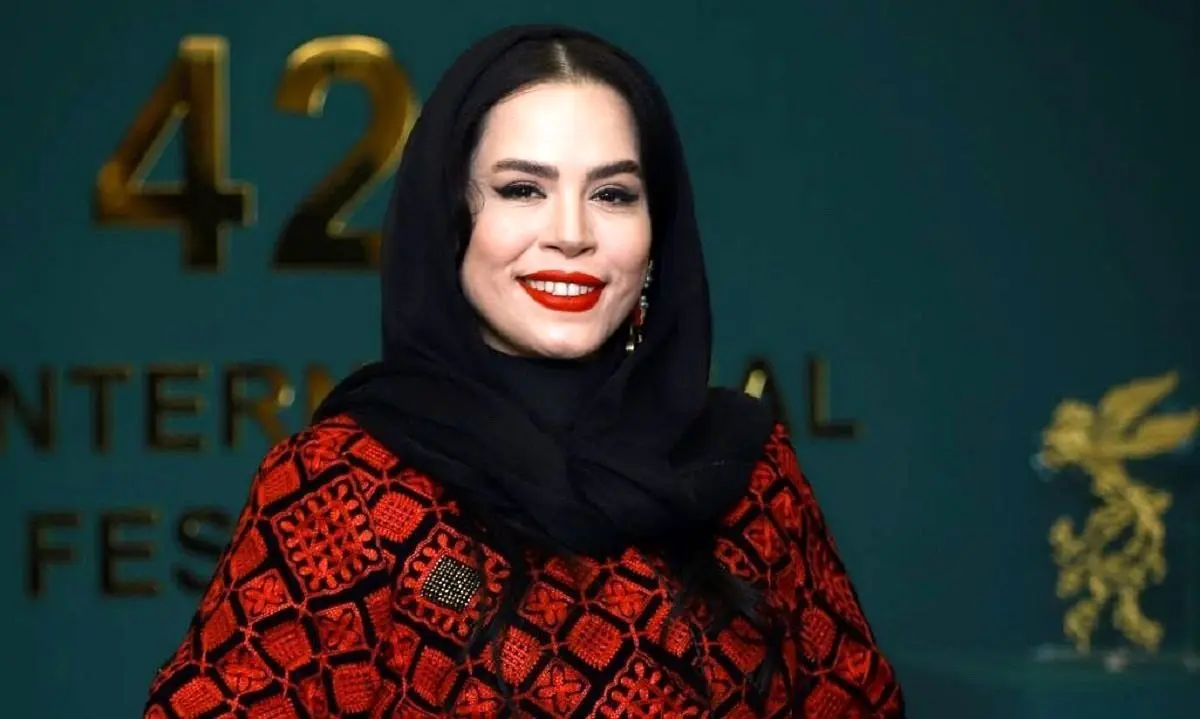 (تصاویر) «ملیکا شریفی نیا و آناهیتا همتی» در ۳۸ و ۵۱ سالگی