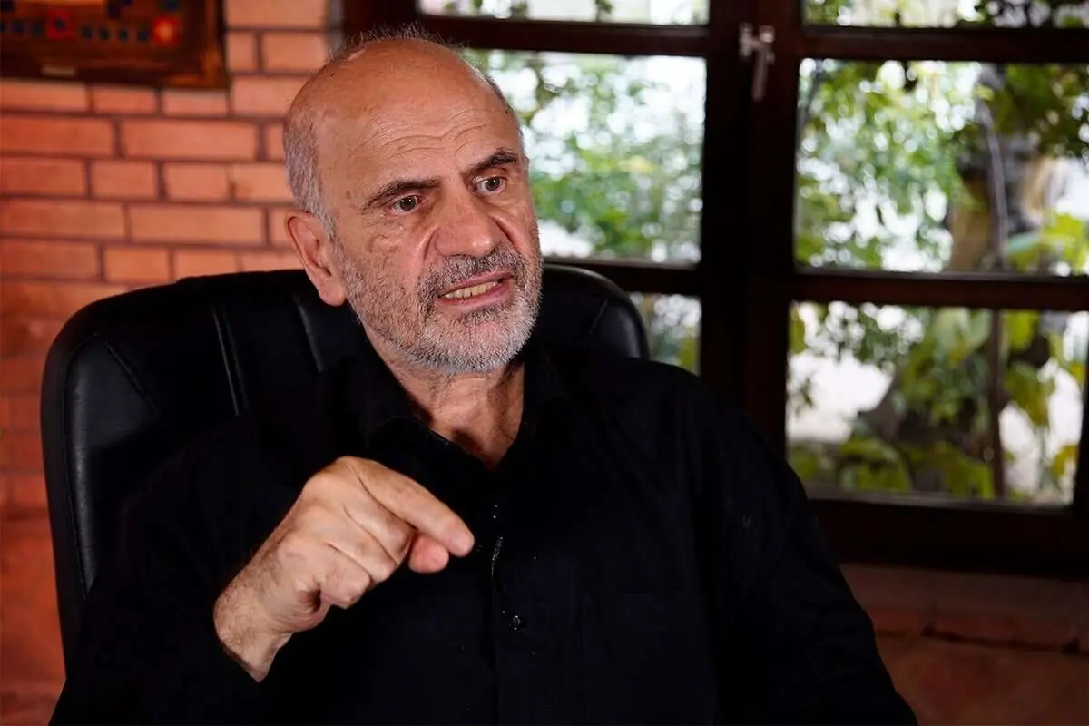 فرشاد مومنی: در زمان جنگ به مهندس موسوی هم می‌گفتند قیمت ارز را بالا ببر!