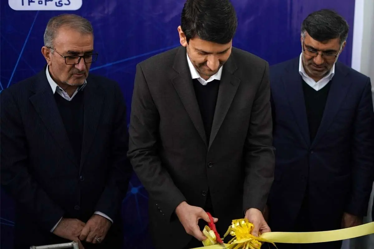 وزیر ارتباطات فیبرنوری ایرانسل در کهگیلویه و بویراحمد را افتتاح کرد