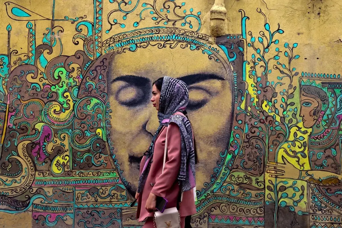 (ویدئو) گزارش رسانه خارجی از هنرمند ایرانی که محله‌ای را به جاذبه فرهنگی تبدیل کرد