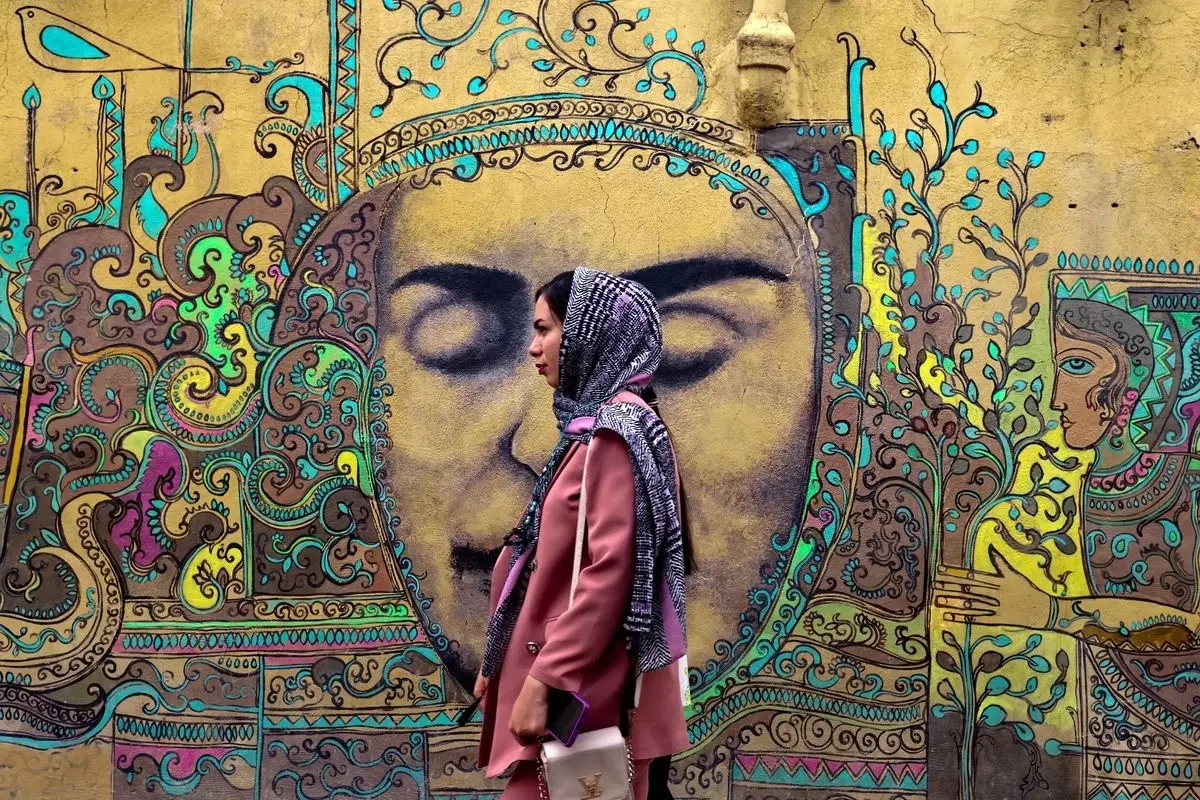 (ویدئو) گزارش رسانه خارجی از هنرمند ایرانی که محله‌ای را به جاذبه فرهنگی تبدیل کرد
