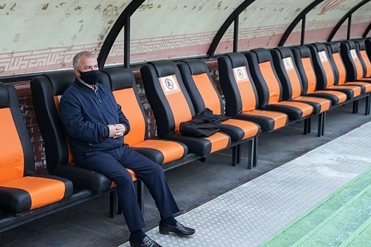 اصرار عجیب علی پروین به ماندن کریم باقری در پرسپولیس!