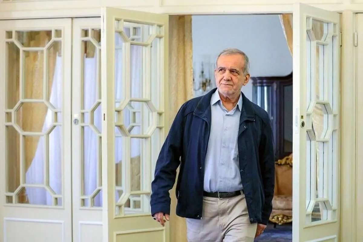 عکسهایی متفاوت از پزشکیان در یک جلسه؛ نگران و متفکر!