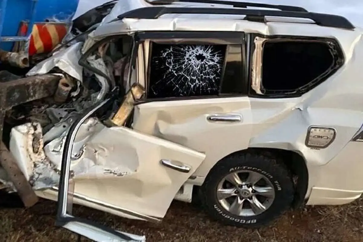 (ویدئو) لحظه وحشتناک برخورد لندکروز با دیوار مخابرات آمل