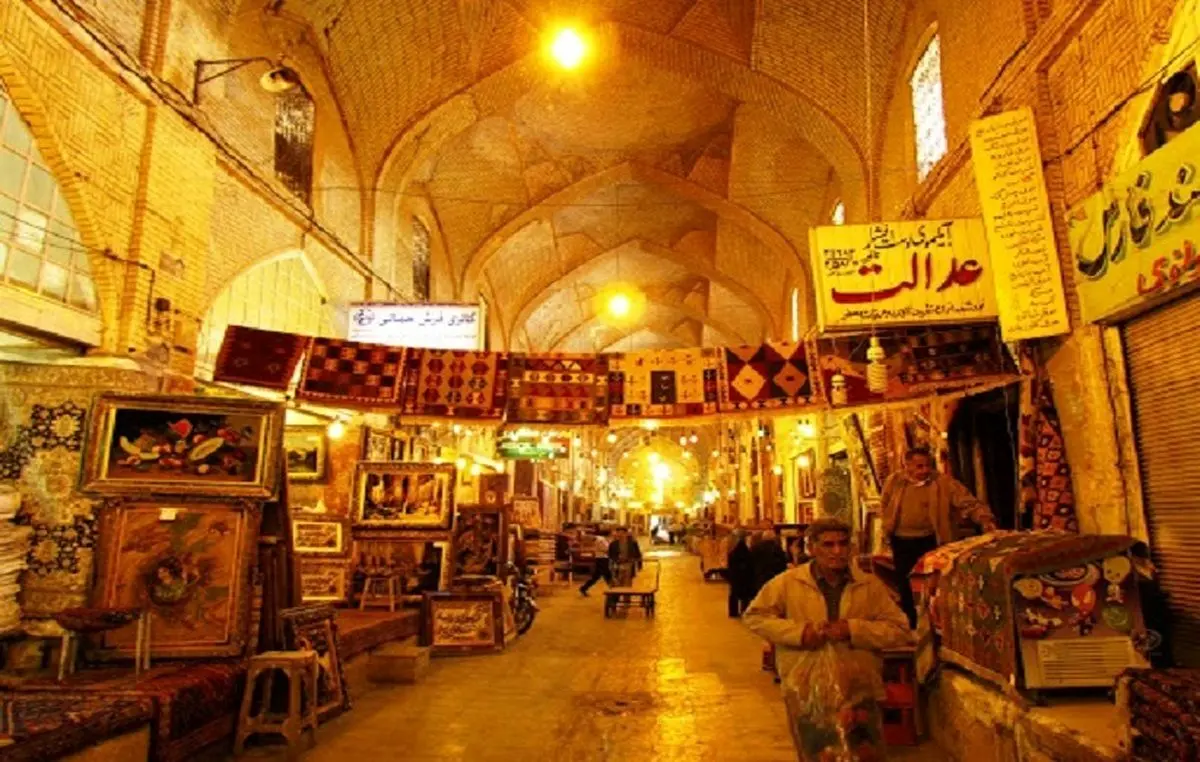 خطر آتش‌سوزی در کمین بازار وکیل شیراز؛ اداره برق و مخابرات پای کار نمی‌آیند