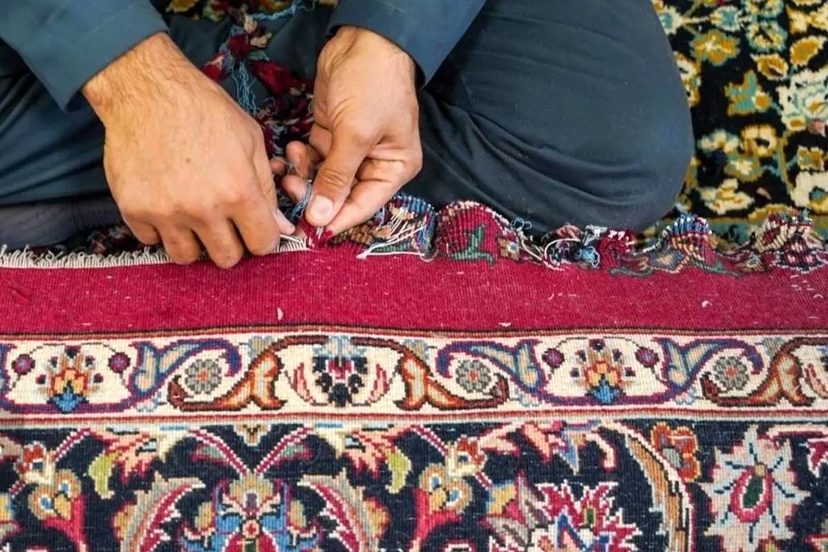 (تصاویر) کارگاه تولید فرشهای حرم مطهر رضوی