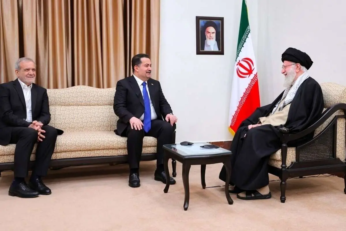 رهبر انقلاب در دیدار نخست وزیر عراق: حشدالشعبی نیز یکی از مؤلفههای مهم قدرت در عراق است