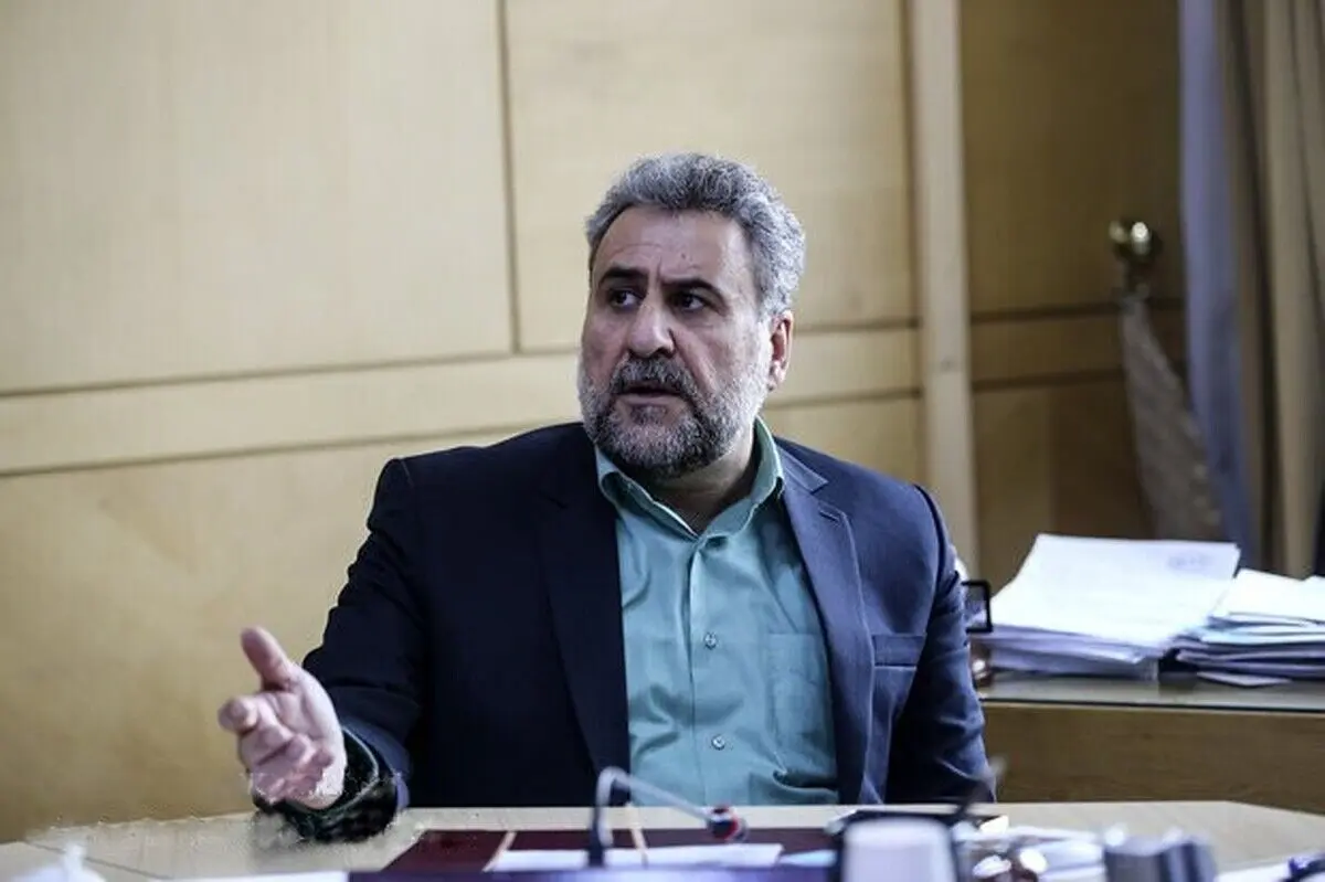 فلاحت‌پیشه: برخی از مسئولین وقتی توپ را می‌گیرند که در آفسایدند