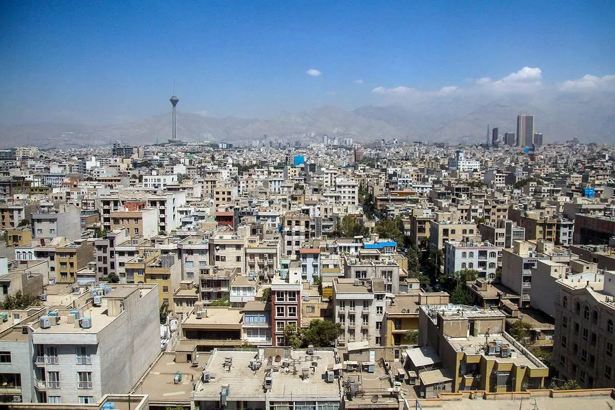 فرشاد مومنی، اقتصاددان: فقر مسکن در حال تبدیل شدن به یک تهدید امنیت ملی است