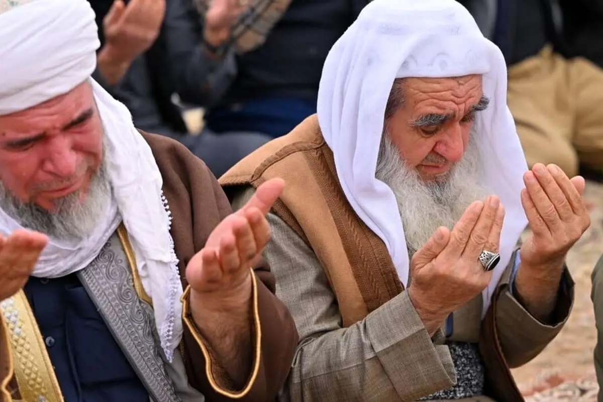 (تصاویر) اقامه نماز باران در کردستان عراق