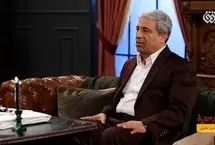 (ویدیو) ناراحتی شدید هادی عامل از هدیه کفن به او در تلویزیون!