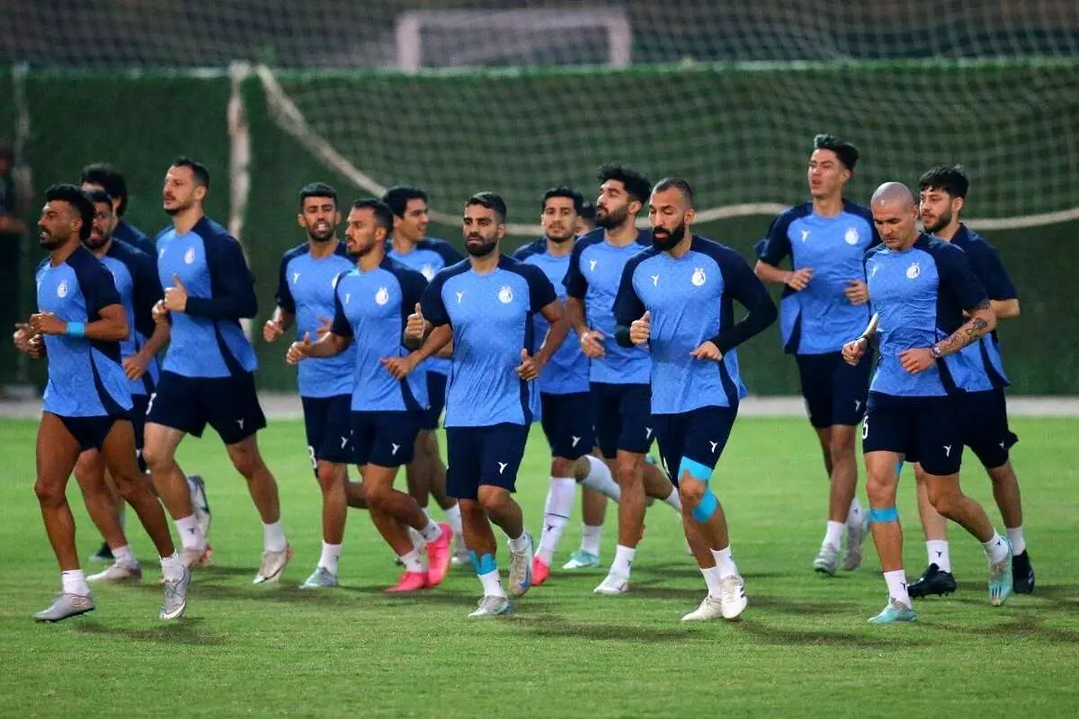 برپایی اردوی فوتبالیها در کیش چقدر آب میخورد؟