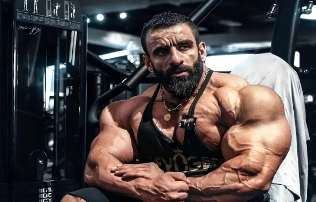(ویدئو) حرف‌های جنجالی هادی چوپان در برنامه «۱۰۰۱»:؛ من تو شیراز گاهی گیوه می‌فروشم