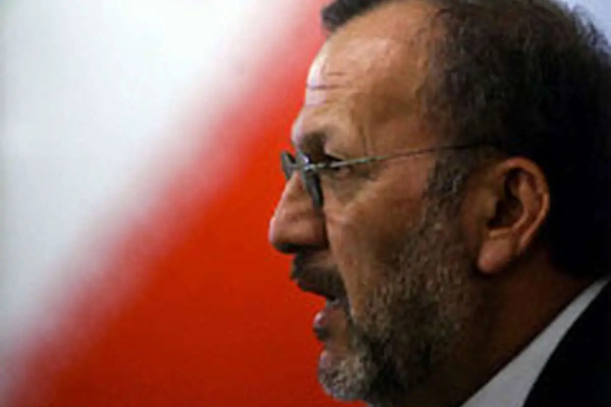 "متکی استعفا داده است"