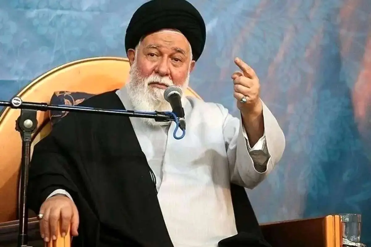 نگرانی علم الهدی از احتمال مذاکره ایران و آمریکا: هر کشوری وارد مذاکره شد، بدبخت شد