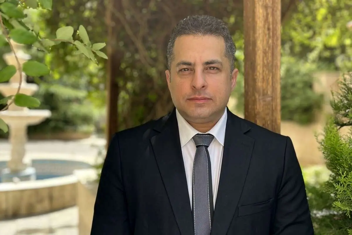 پاسخ معنادار رضا نصری به سوال امام جمعه کرج درباره مذاکره