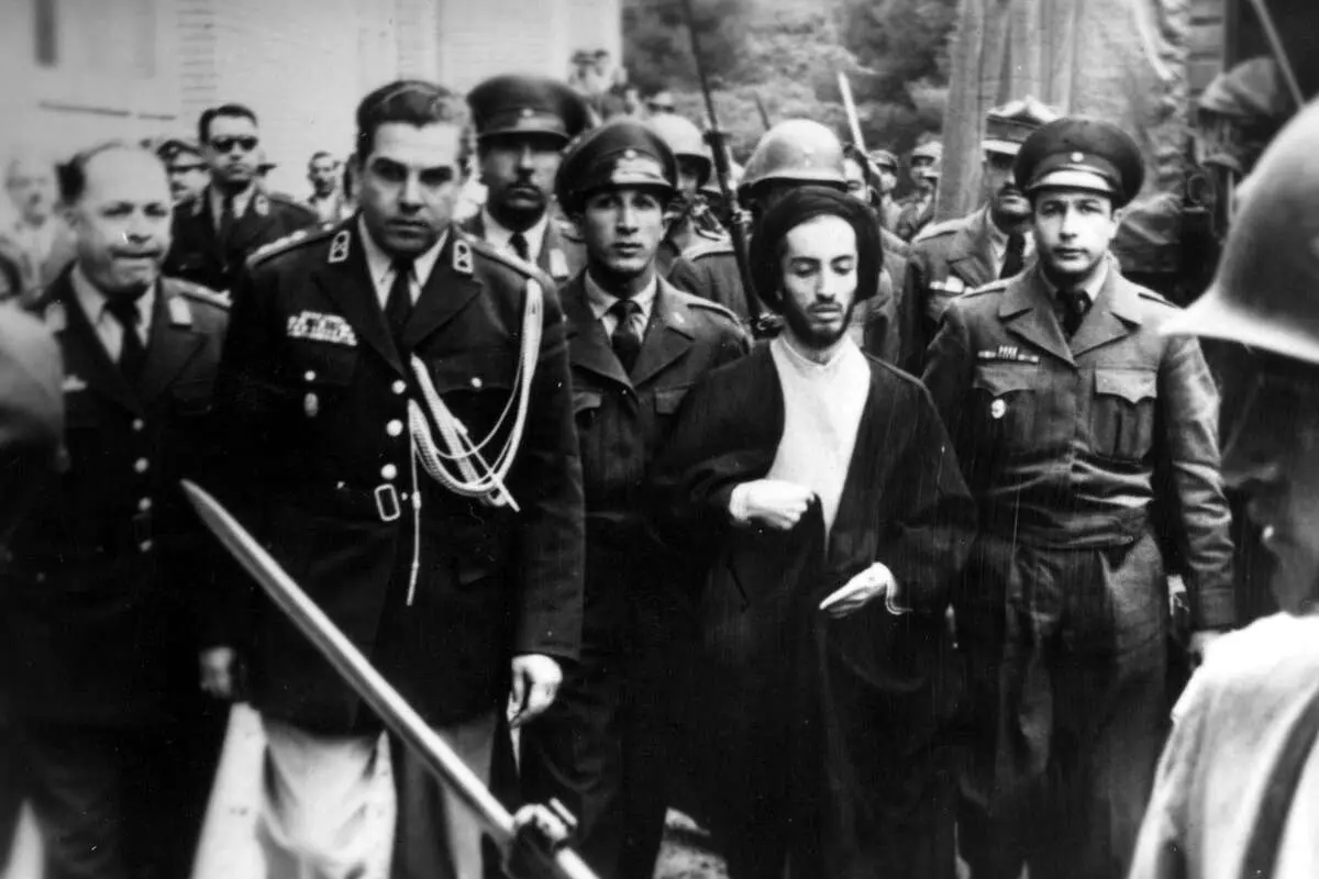 نواب صفوی که بود و چه کرد؟