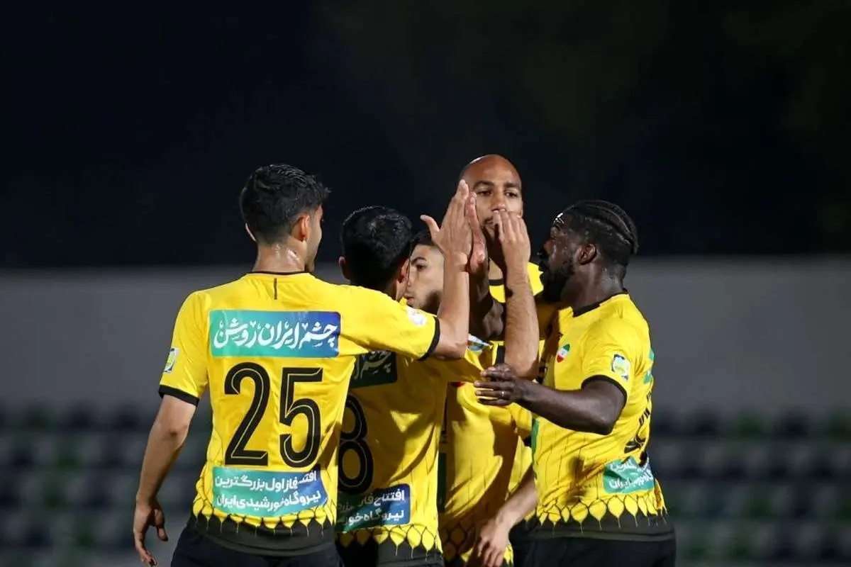 ۲ مدافع غایبان احتمالی سپاهان مقابل پرسپولیس در سوپرجام