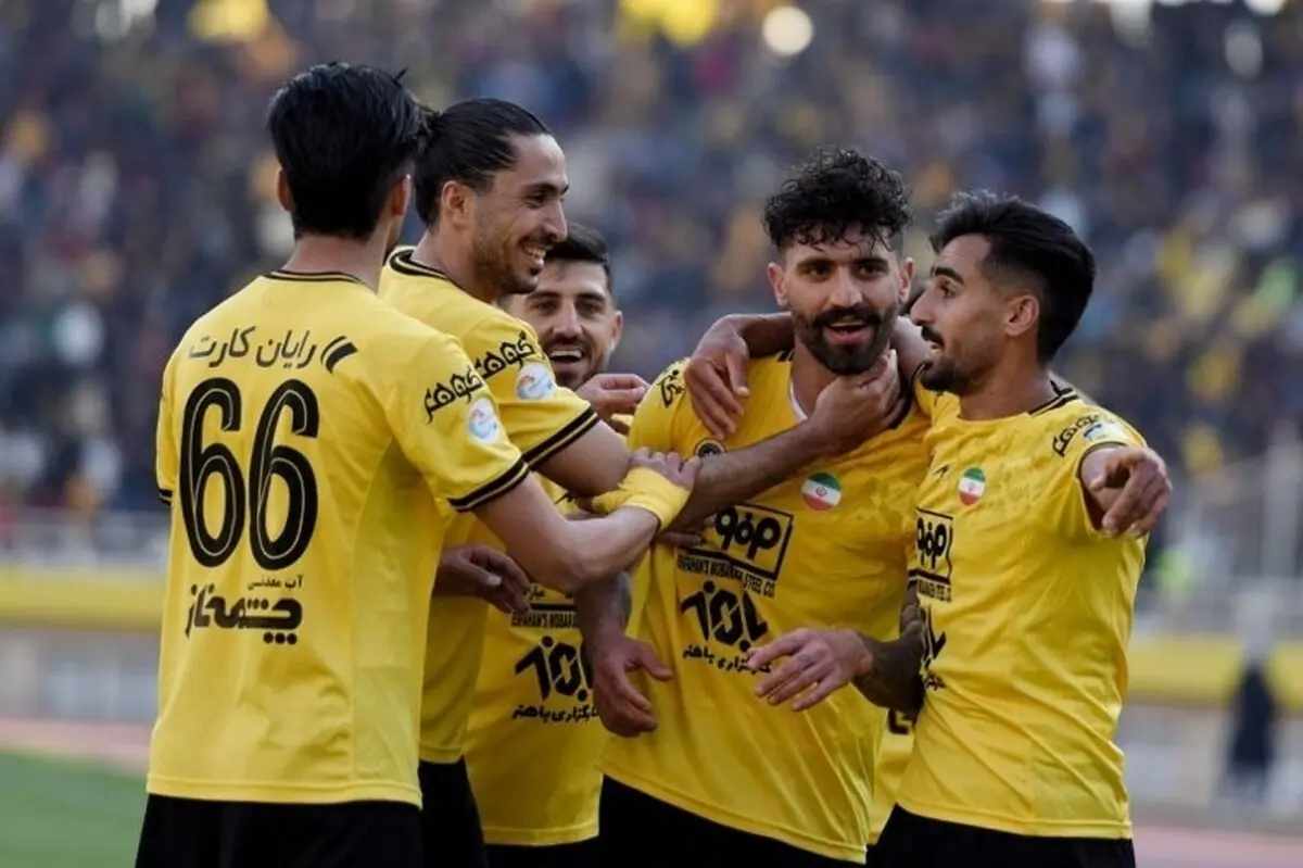 (عکس) پیش‌بینی طعنه‌آمیز مدافع سپاهان از پایان پرسپولیس!