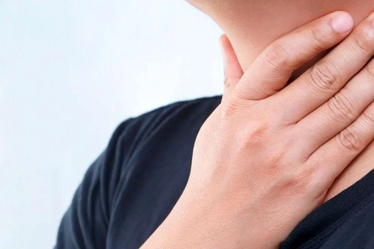 اولین علائم سرطان حنجره چیست؟