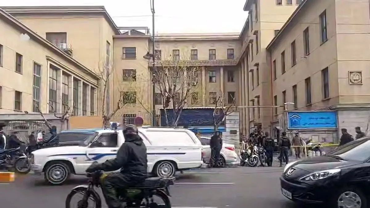 (ویدئو) تصاویر لحظه انتقال پیکرهای قاضی مقیسه و قاضی رازینی پس از ترور