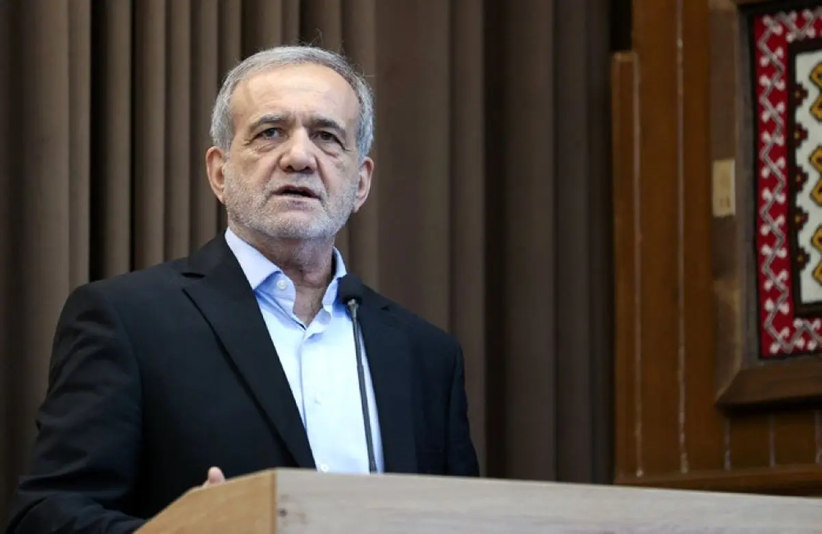 واکنش پزشکیان به احترام نظامی یک سردار سپاه خبرساز شد