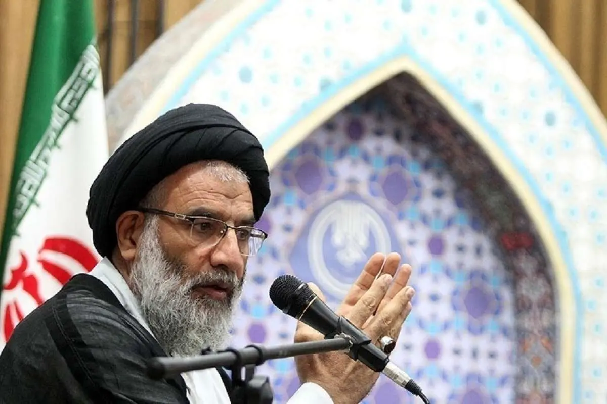 امام جمعه اهواز: در مذاکره با آمریکا باید مطیع امر ولی فقیه باشیم