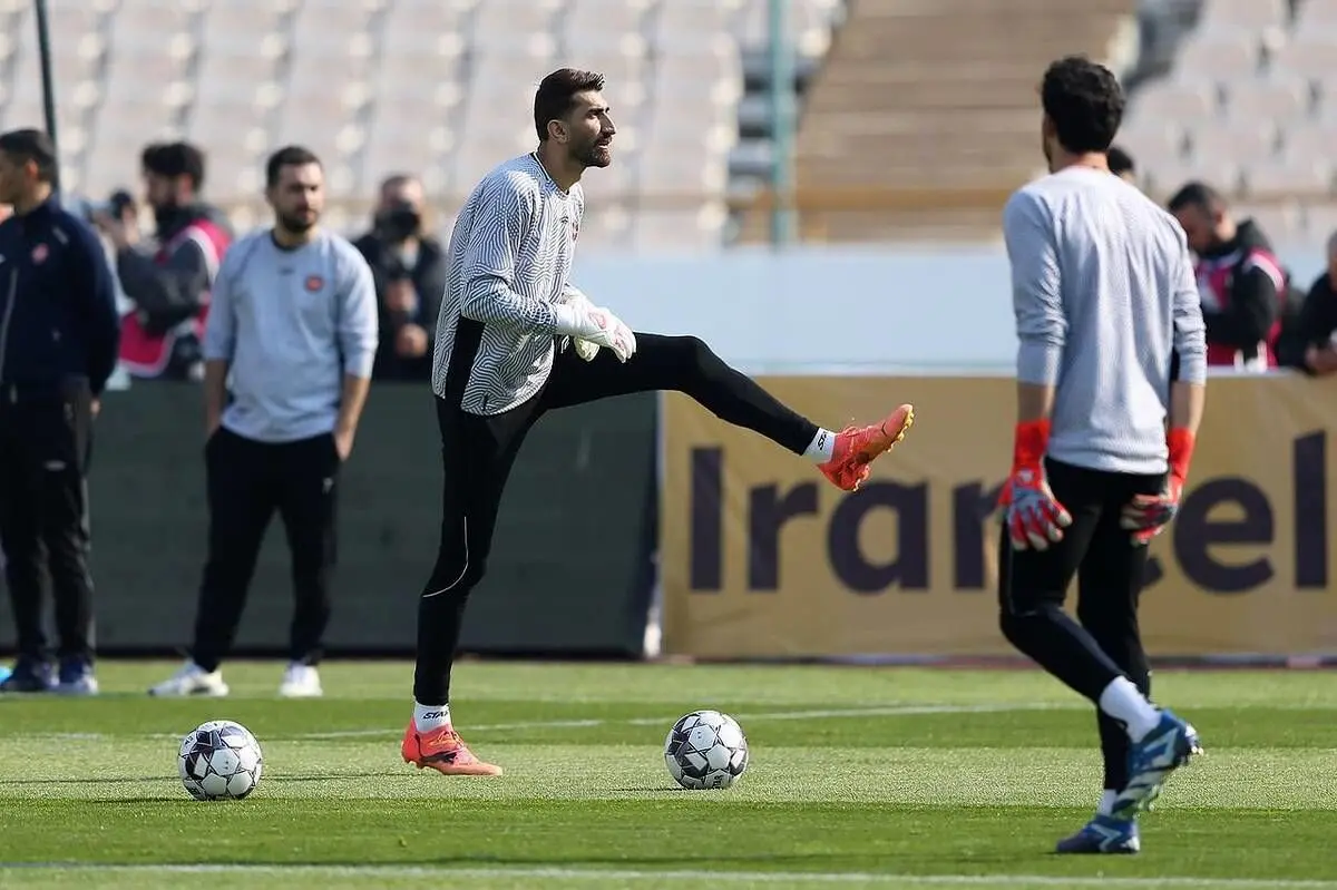 (عکس) لبخند علیرضا بیرانوند به دلار‌های پرسپولیسی‌ها