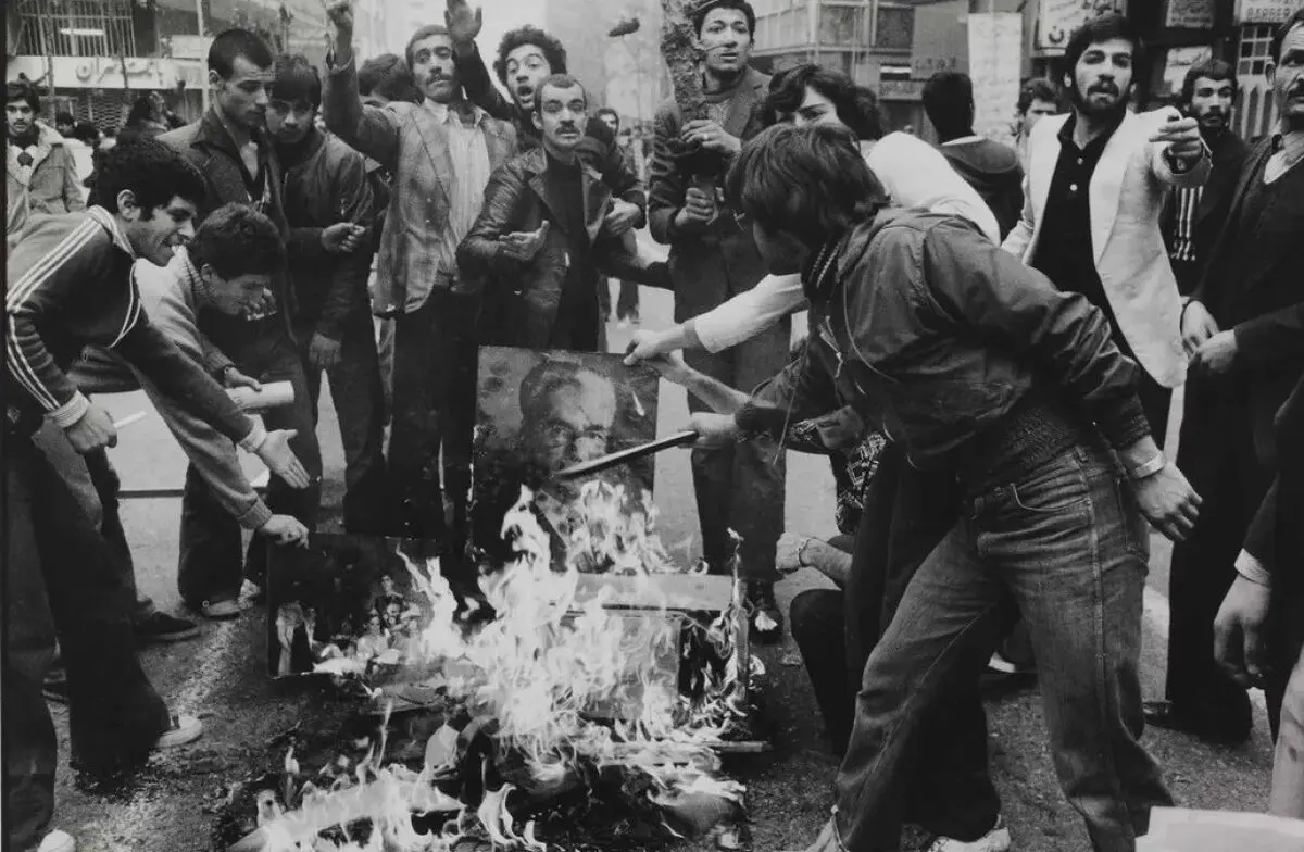 روز‌های پر تلاطم انقلاب ۵۷ از نگاه عباس عطار
