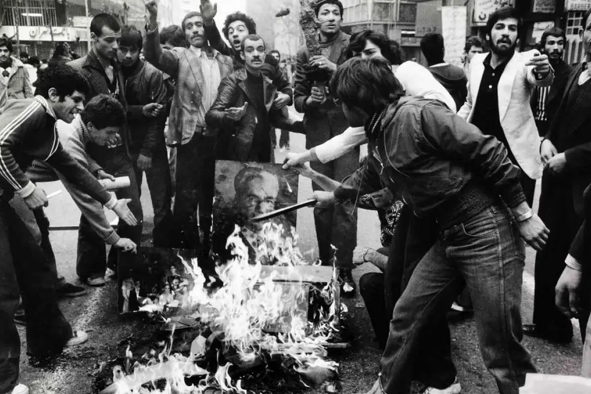 روزهای پر تلاطم انقلاب ۵۷ از نگاه عباس عطار