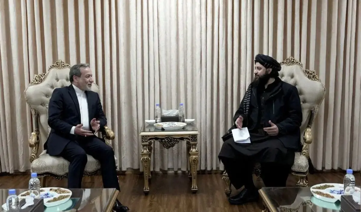 دیدار عراقچی با سرپرست وزارت دفاع افغانستان