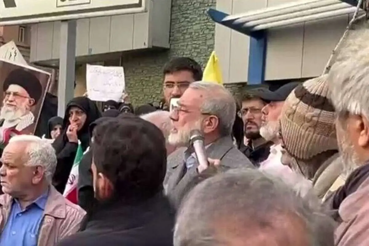 واکنش روزنامه اصولگرا به تجمع مقابل پاستور؛ دستیارانِ ایرانیِ ترامپ!