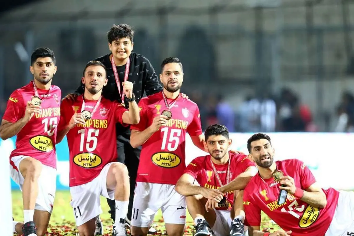 اقدام عجیب بازیکن پرسپولیس پیش از دیدار برابر تراکتور