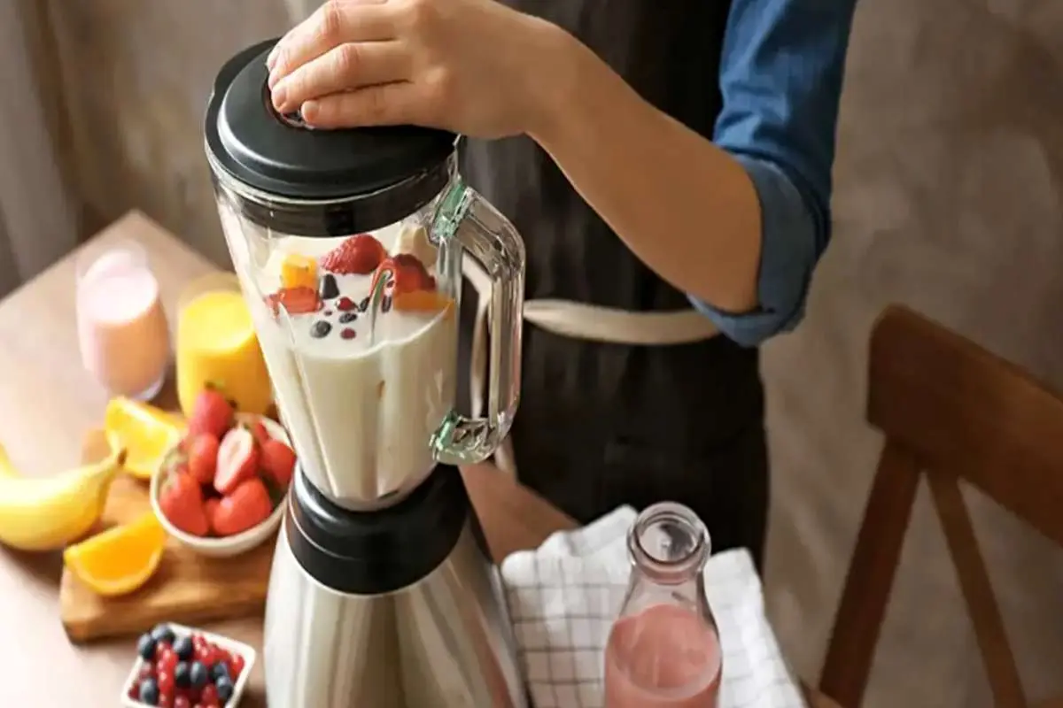 چطور از بوی بد مخلوط کن خلاص شویم؟