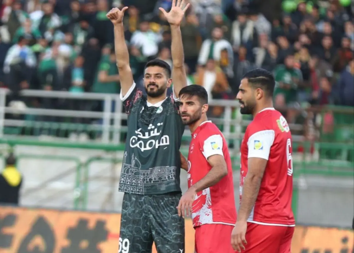 مدافع پرسپولیسی ذوب‌آهن: مقابل پرسپولیس انتظار عدالت داشتیم!