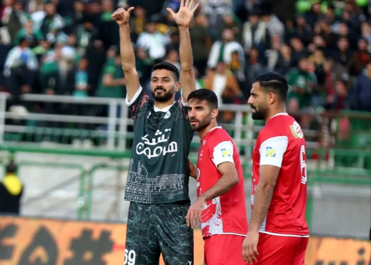 مدافع پرسپولیسی ذوب‌آهن: مقابل پرسپولیس انتظار عدالت داشتیم!