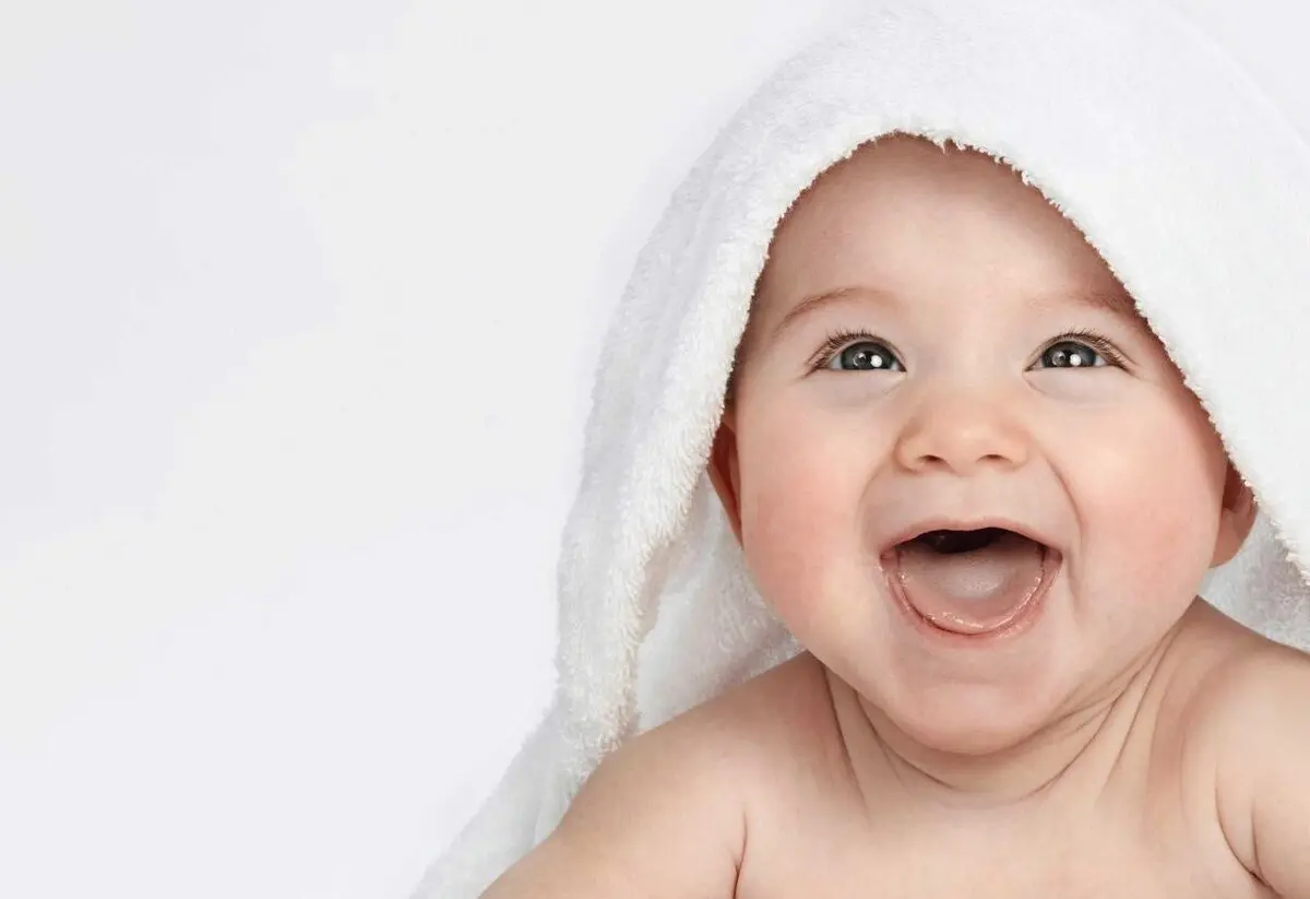 (ویدئو) راهکار طب سنتی برای زیباتر شدن نوزاد