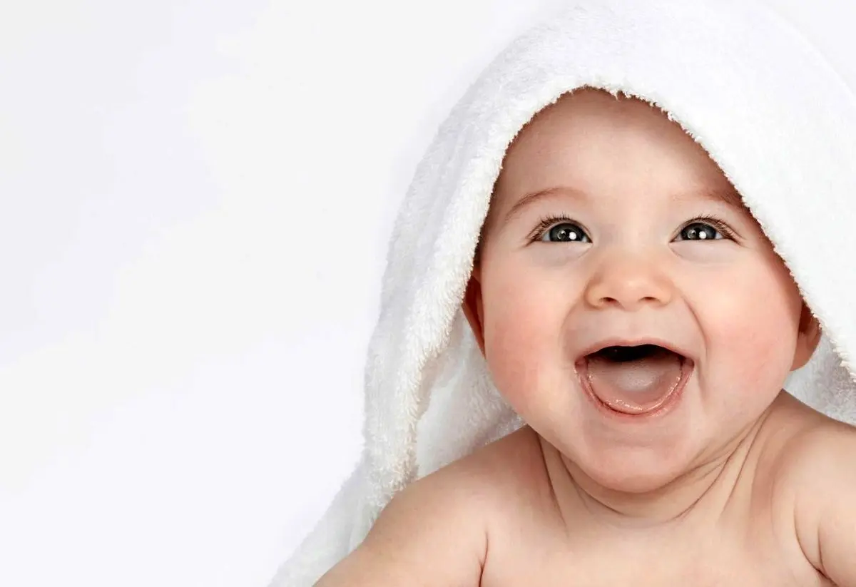 (ویدئو) راهکار طب سنتی برای زیباتر شدن نوزاد