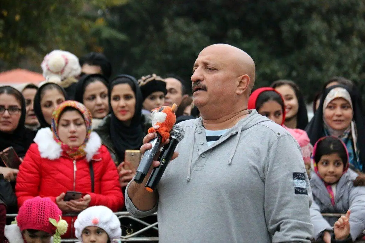 مسعود روشن‌پژوه: با یک تلفن همراه می‌توان میلیون‌ها مخاطب جذب کرد