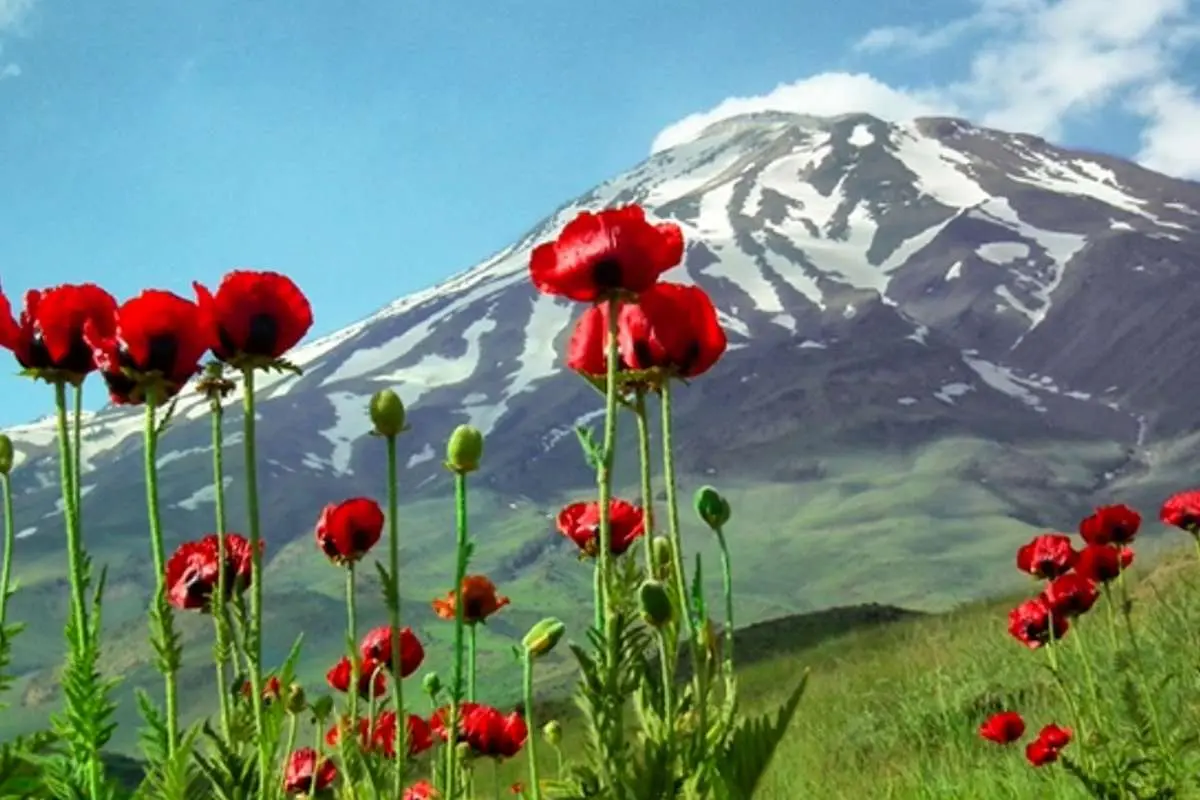 (ویدئو) نمای قله دماوند از دریاچه الندان در استان مازندران