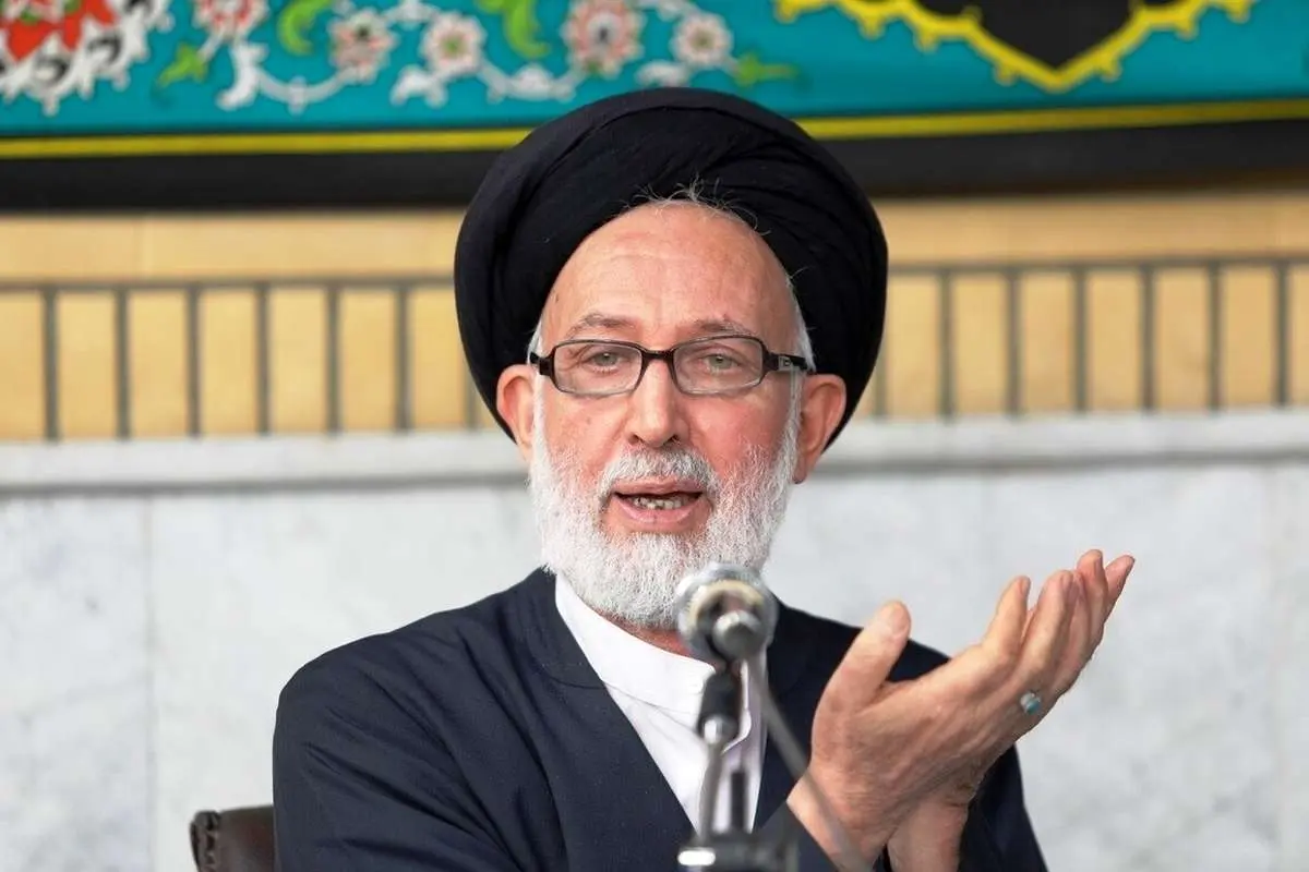هشدار آیتالله ایازی به تخریبکنندگان ظریف: چرا برای رانتخواریها اعتراضی نمیشود؟