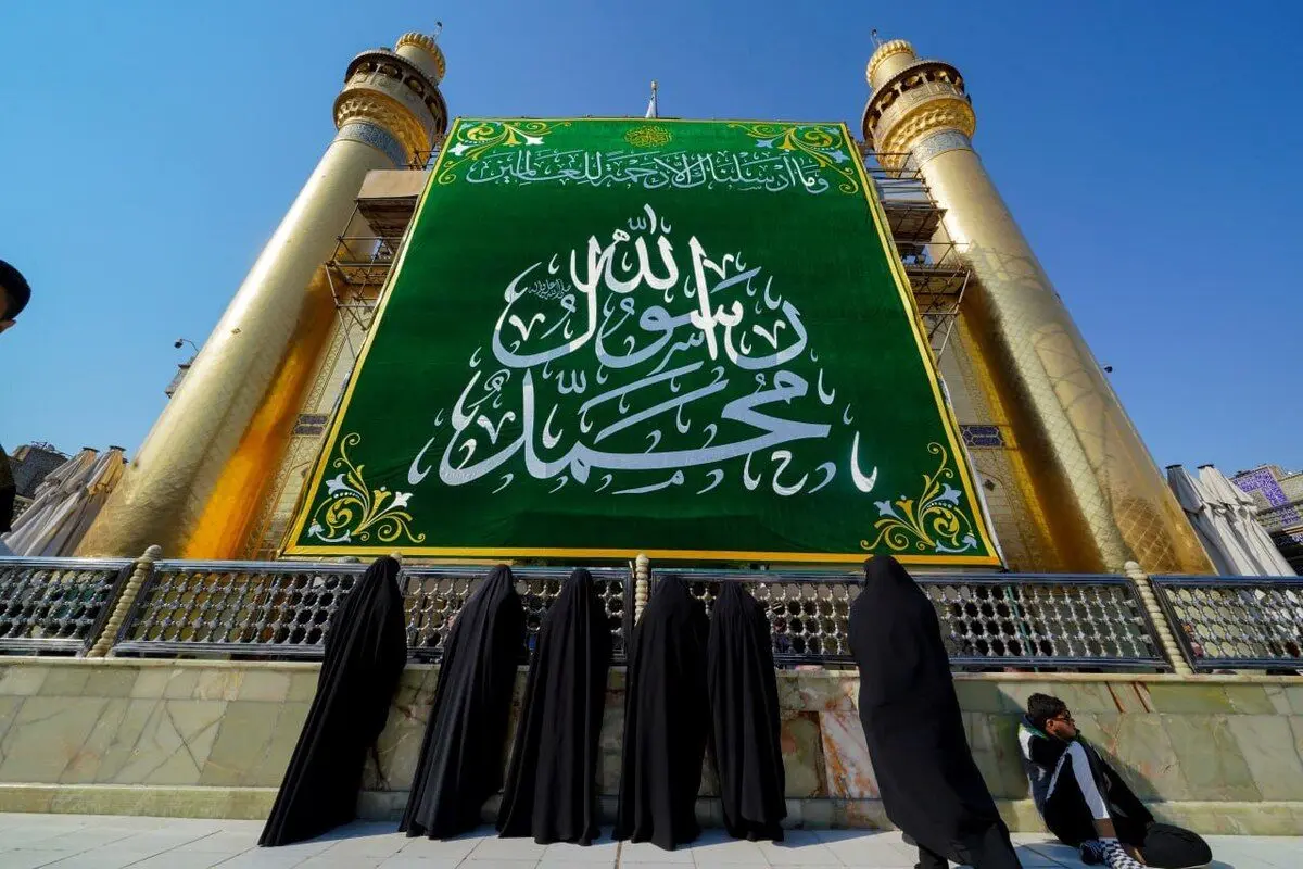 (تصاویر) گل‌آرایی حرم امام علی(ع)